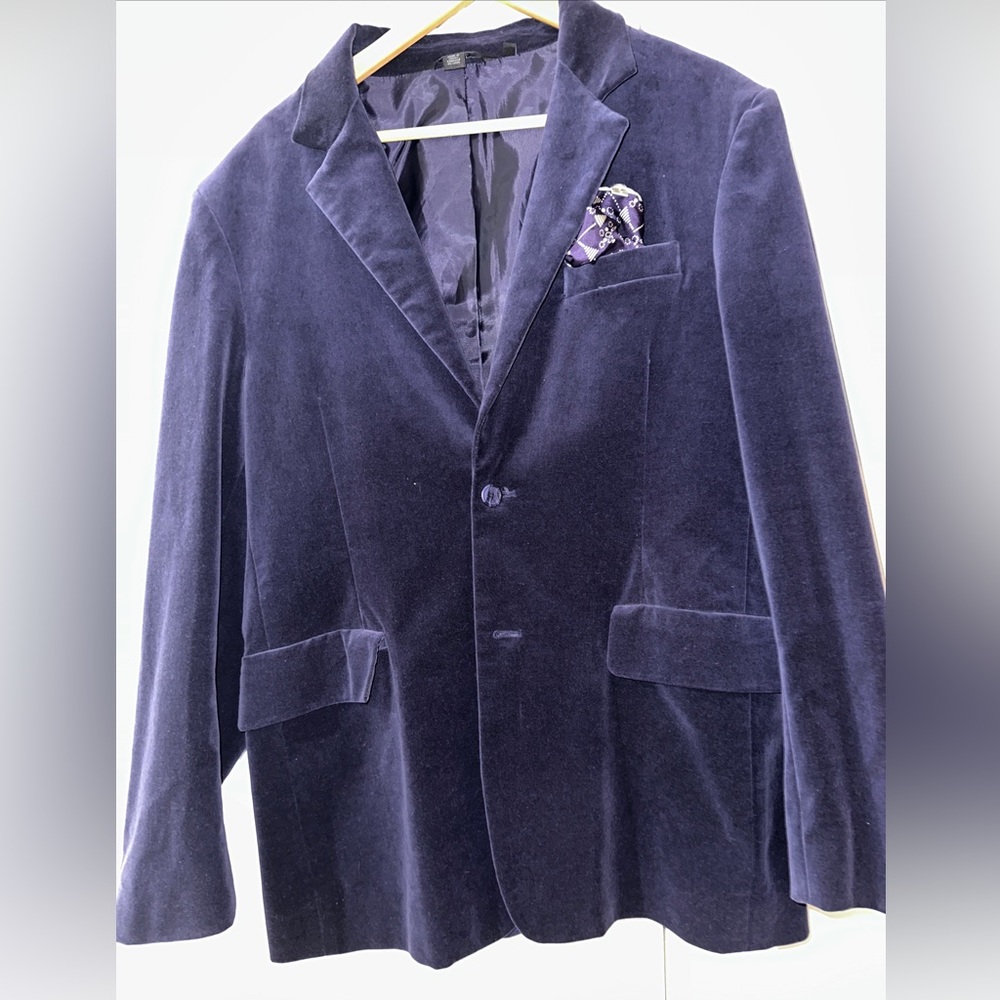 DKNY, ROYAL PURPLE, MEN’S DESIGNER VELVET BLAZER                       Size: L